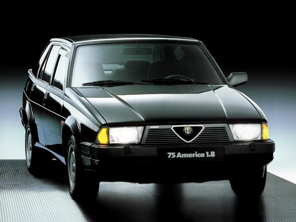 Alfa Romeo 75 photo 14