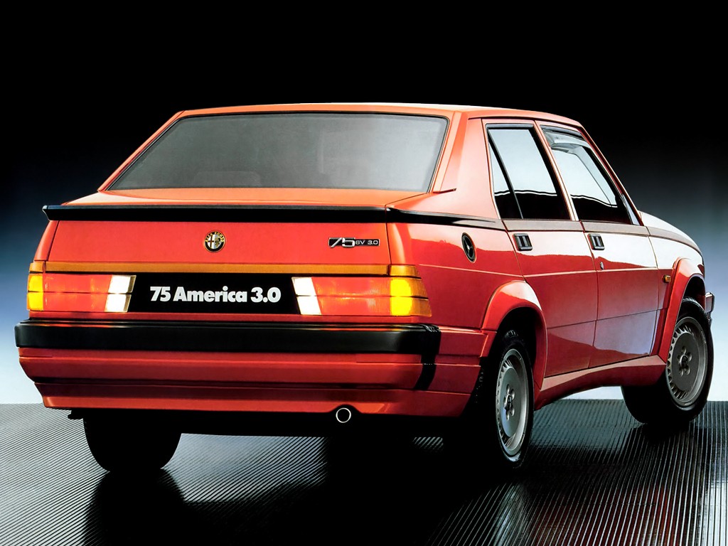 Alfa Romeo 75 photo 24