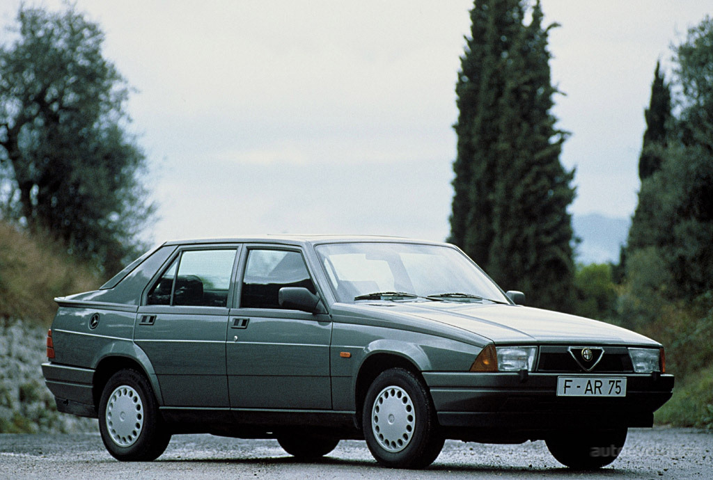 Alfa Romeo 75 photo 2