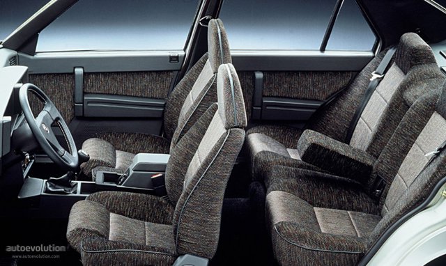 Alfa Romeo 75 photo 42