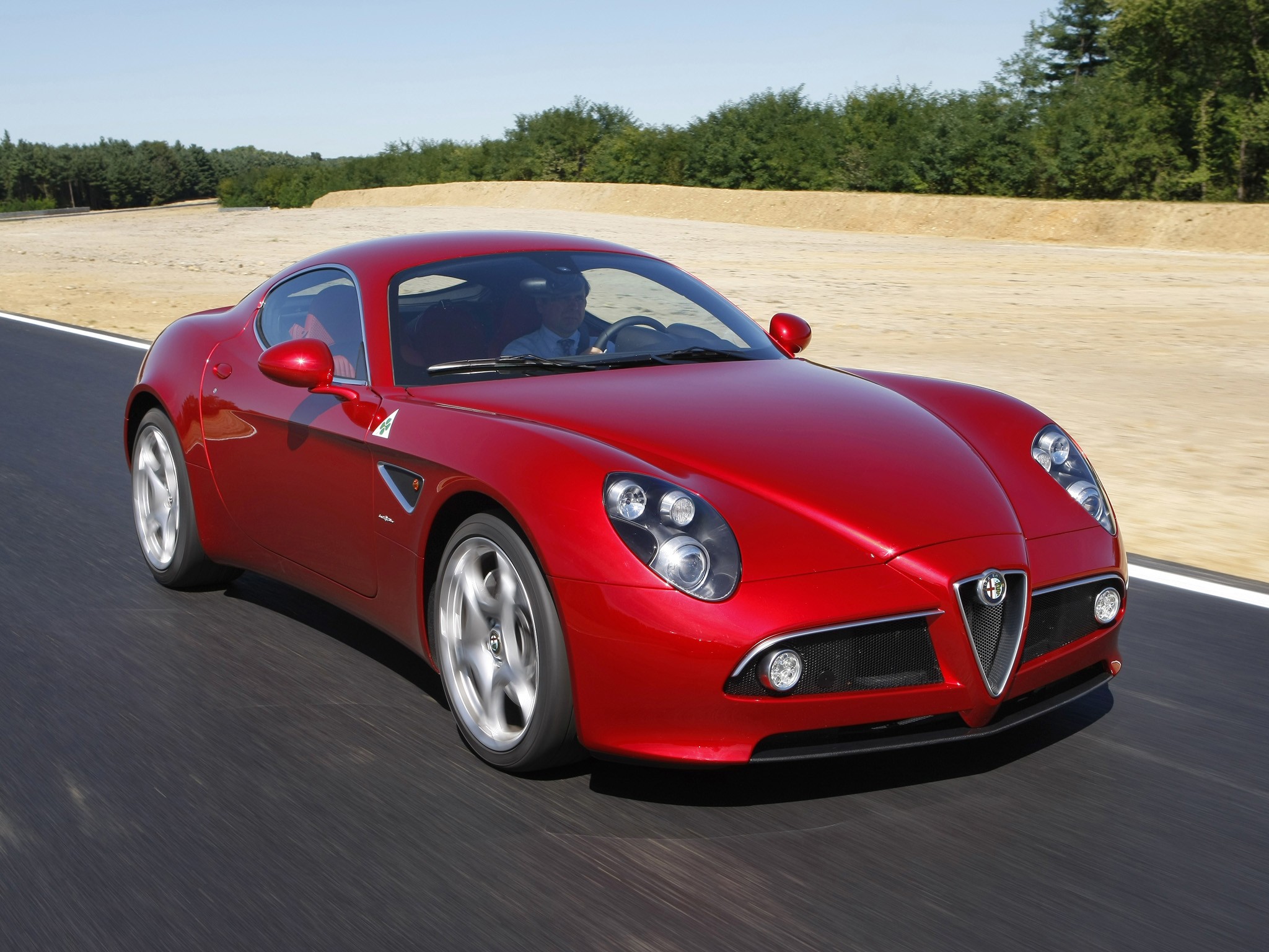 Alfa Romeo 8C photo 31