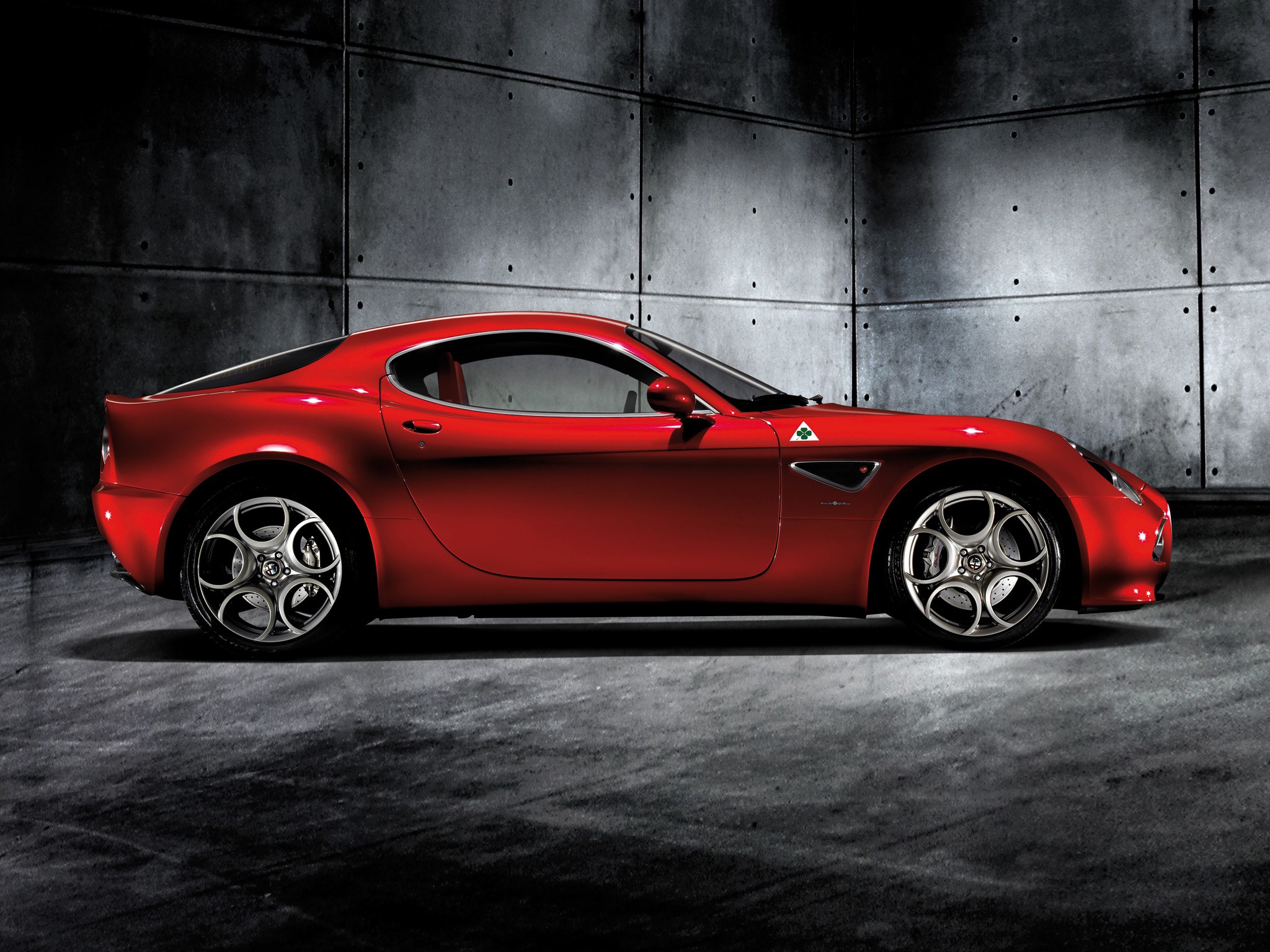 Alfa Romeo 8C photo 32