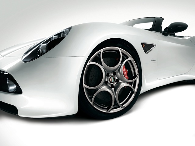 ALFA ROMEO 8C