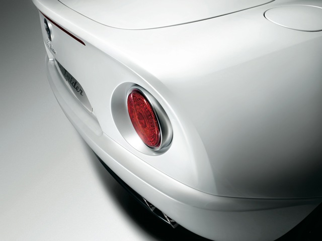 Alfa Romeo 8C photo 11