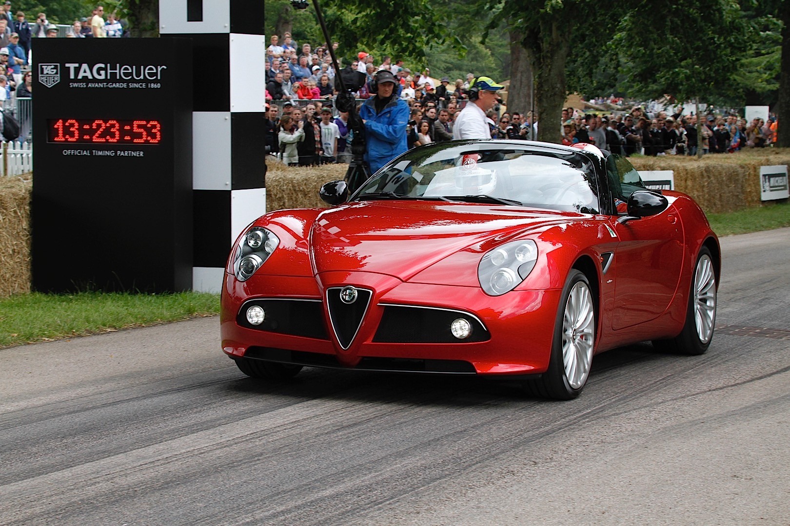 Alfa Romeo 8C photo 18