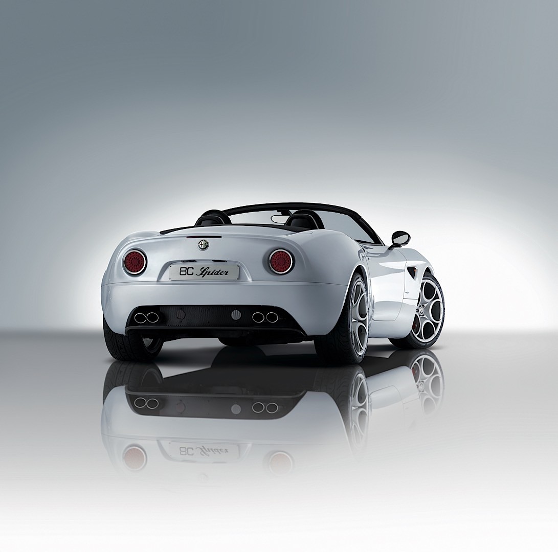 Alfa Romeo 8C photo 20