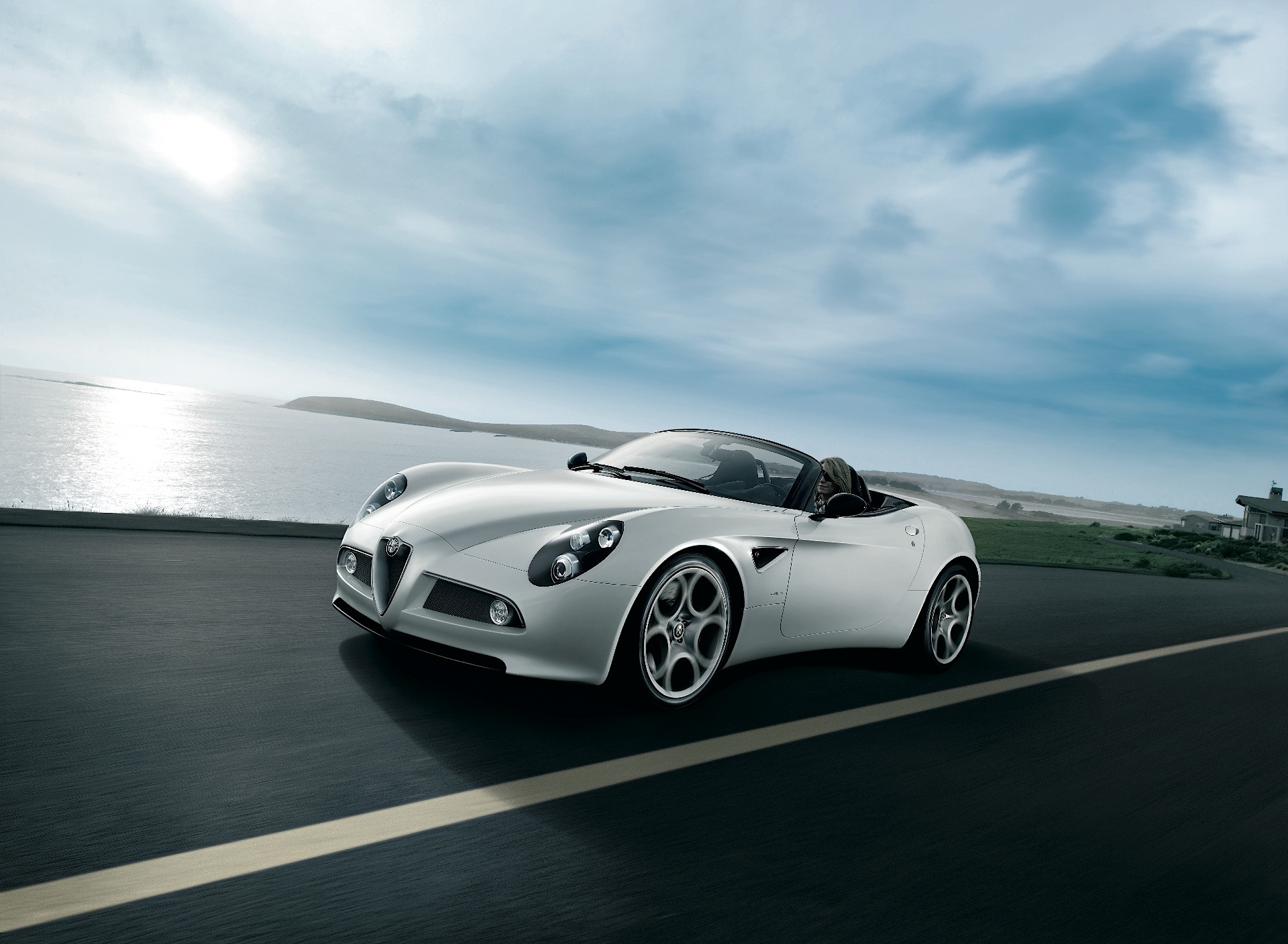 Alfa Romeo 8C photo 3