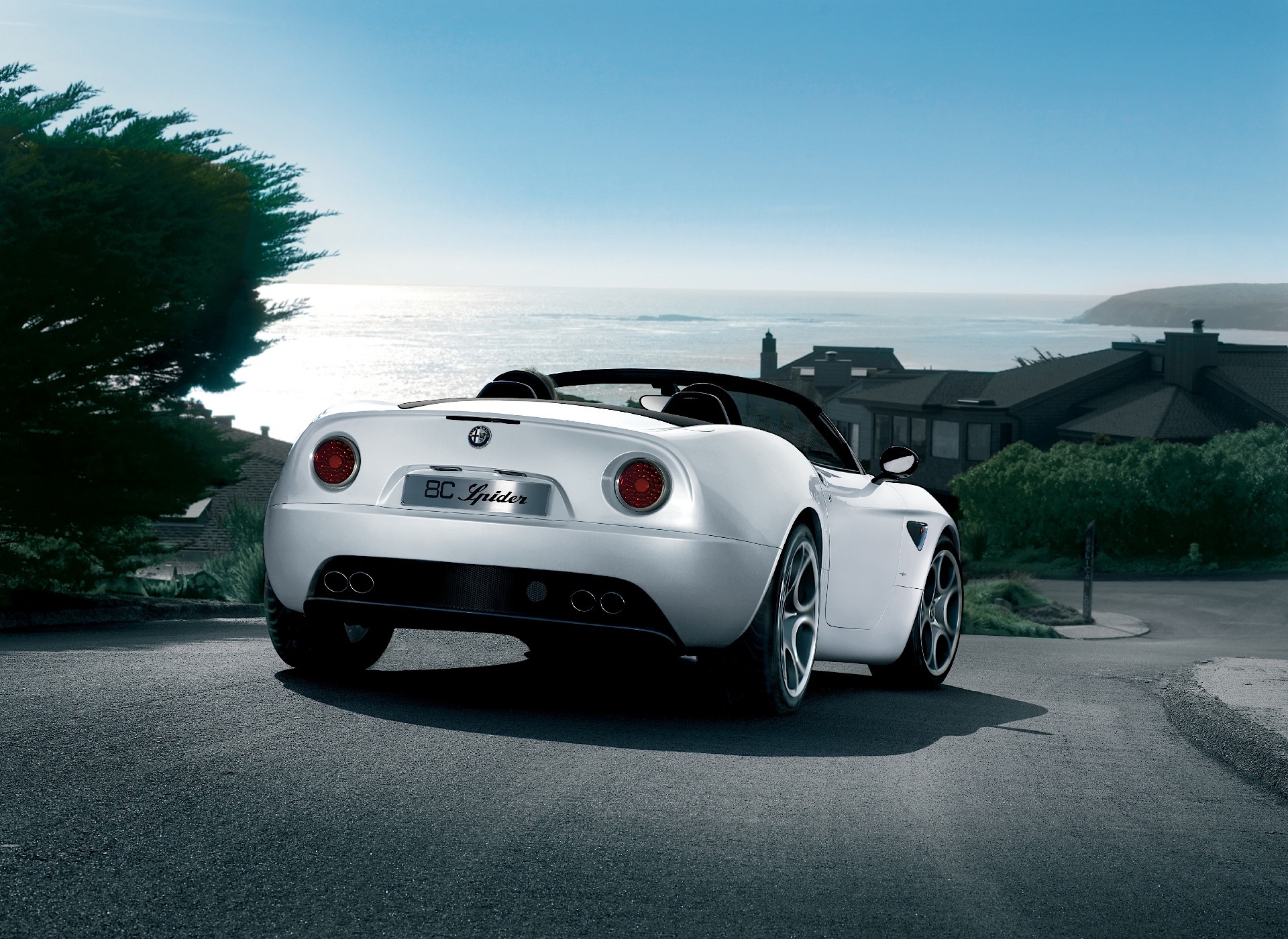 Alfa Romeo 8C photo 4