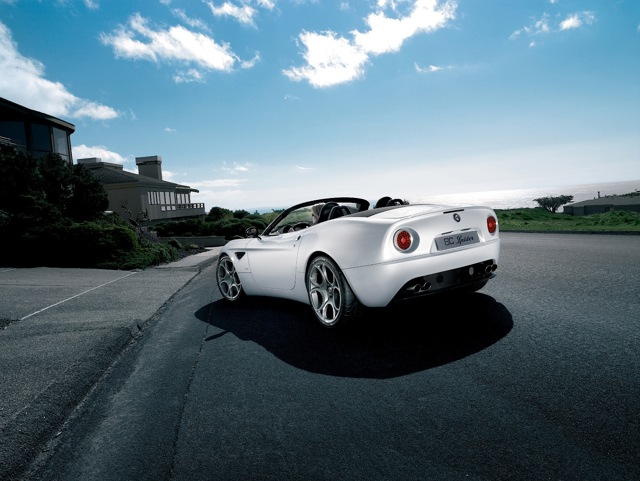 Alfa Romeo 8C photo 5