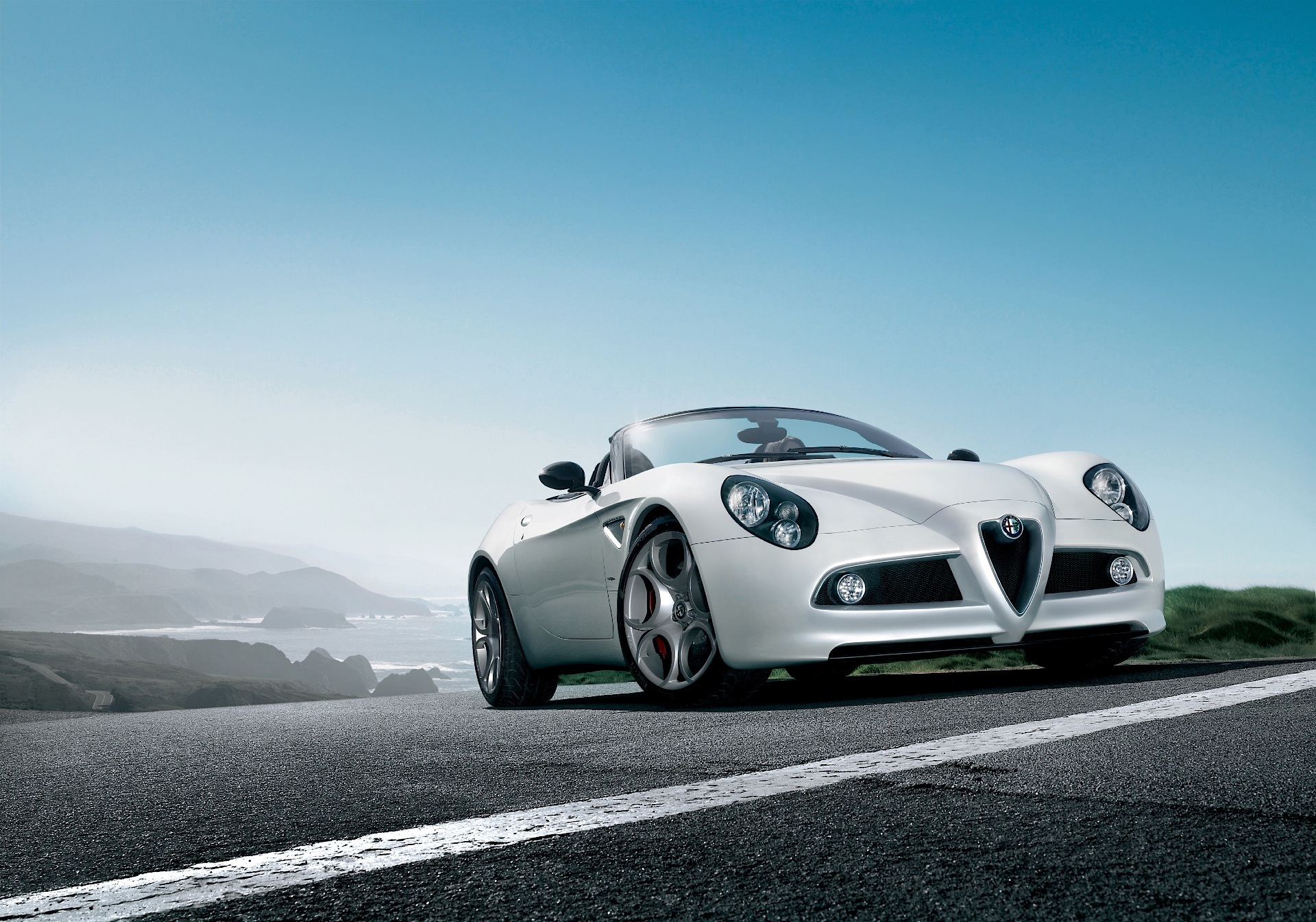 Alfa Romeo 8C photo 6