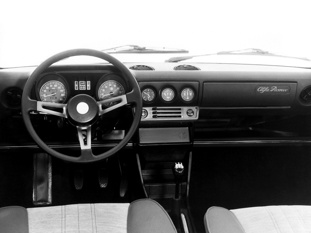 Alfa Romeo Alfasud Ti photo 10