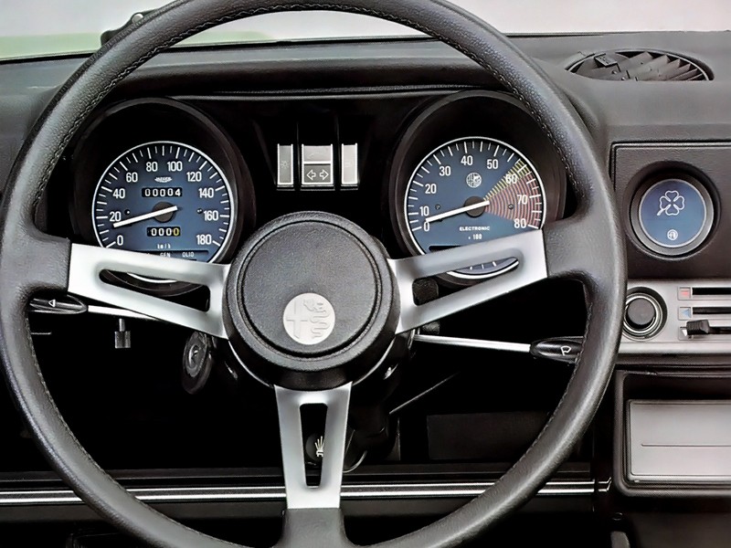 Alfa Romeo Alfasud Ti photo 11