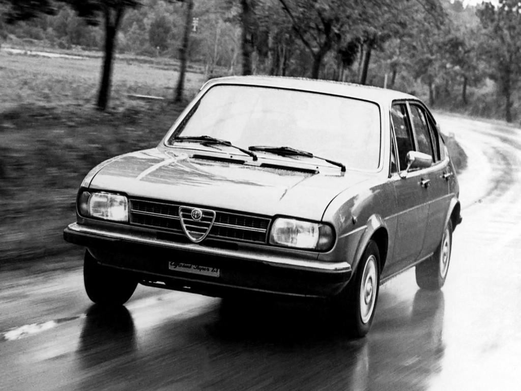 Alfa Romeo Alfasud photo 2