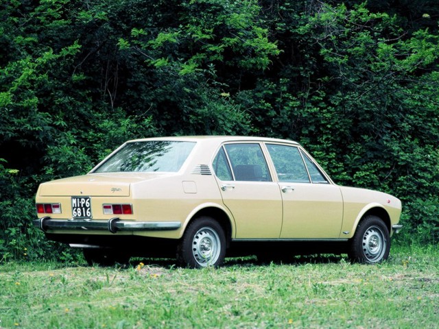 Alfa Romeo Alfetta foto 7