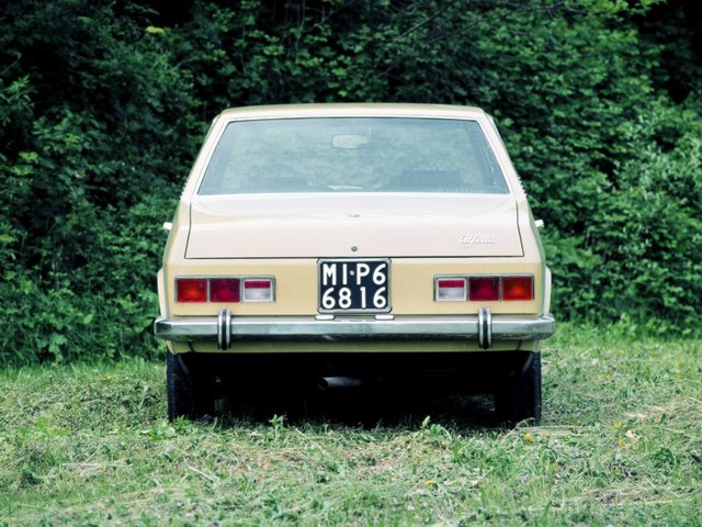 Alfa Romeo Alfetta foto 9