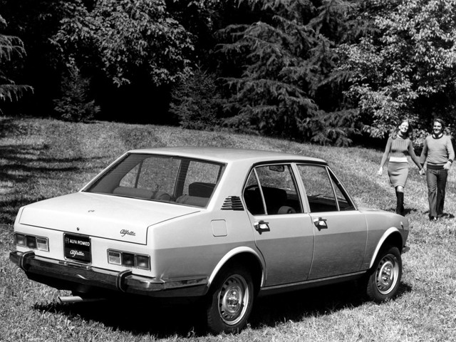 Alfa Romeo Alfetta foto 13