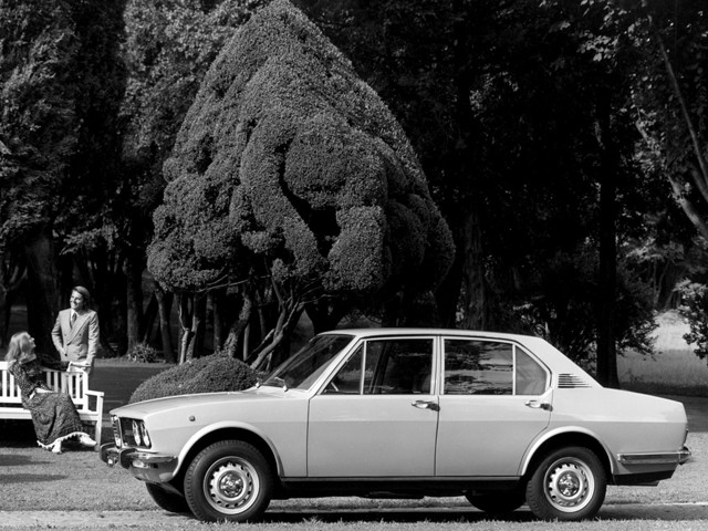 Alfa Romeo Alfetta foto 14