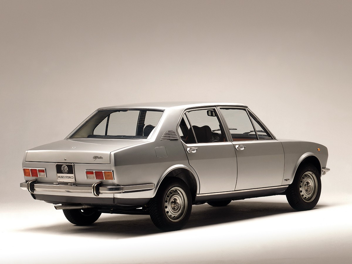 Alfa Romeo Alfetta photo 17