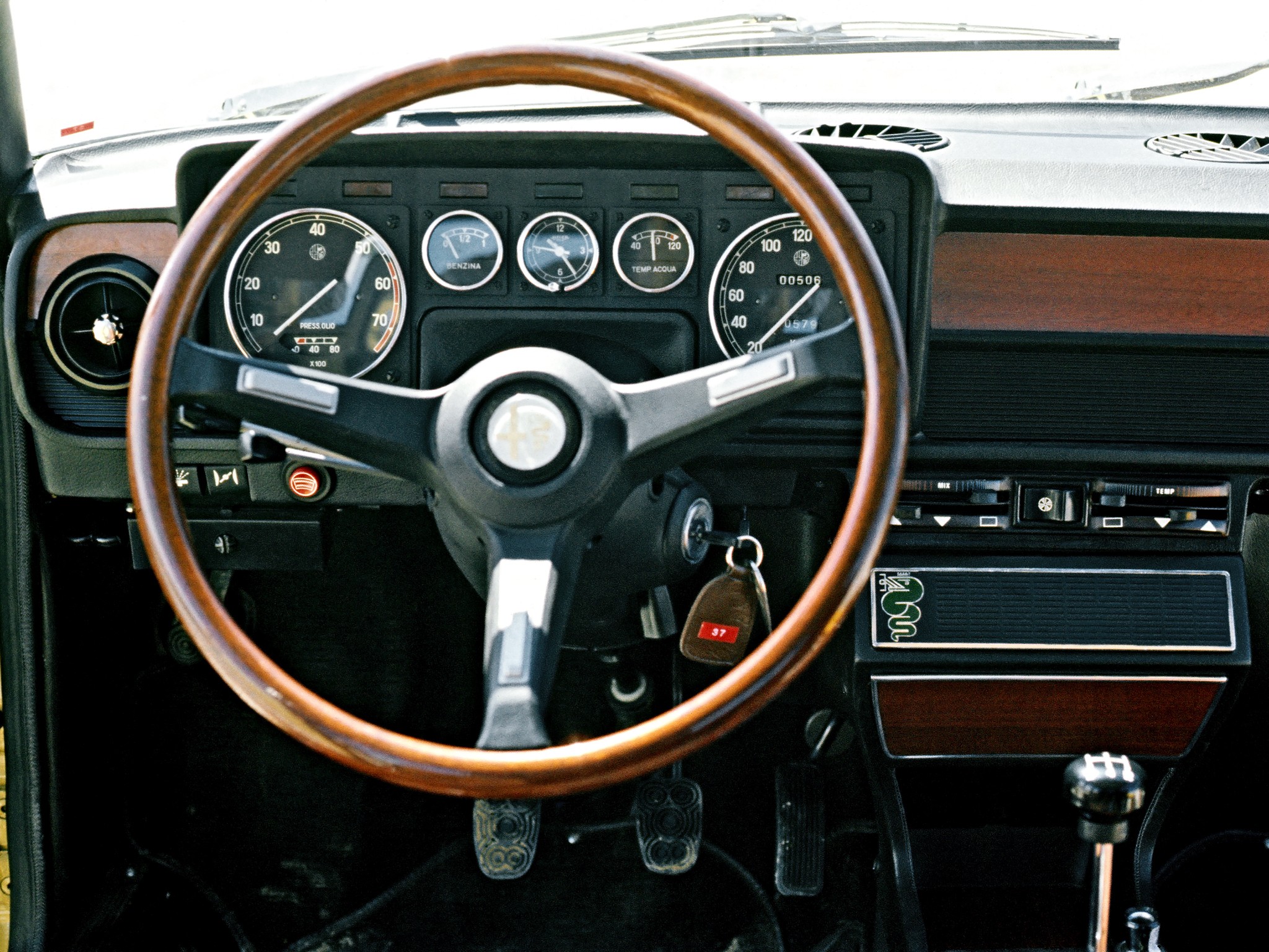 Alfa Romeo Alfetta photo 29