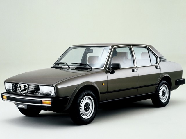 Alfa Romeo Alfetta photo 14
