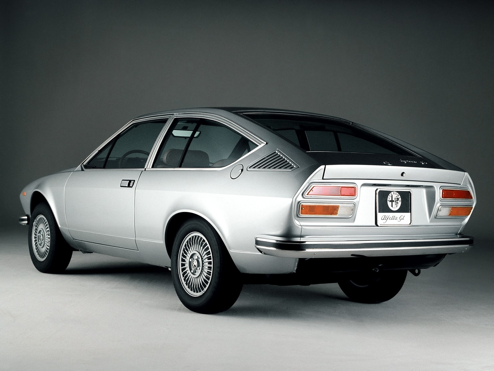 Alfa Romeo Alfetta photo 9