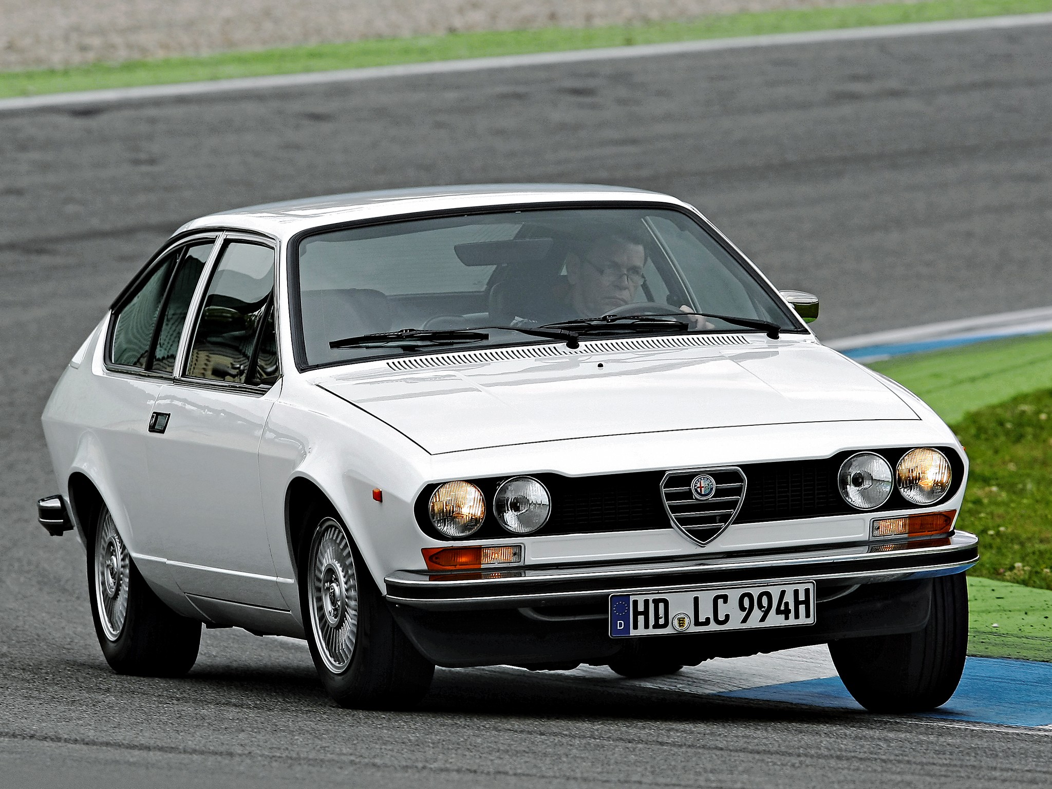 Alfa Romeo Alfetta photo 12