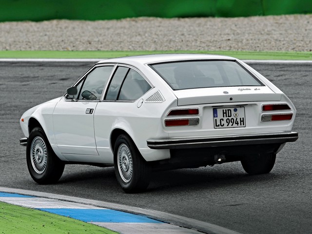 Alfa Romeo Alfetta foto 13
