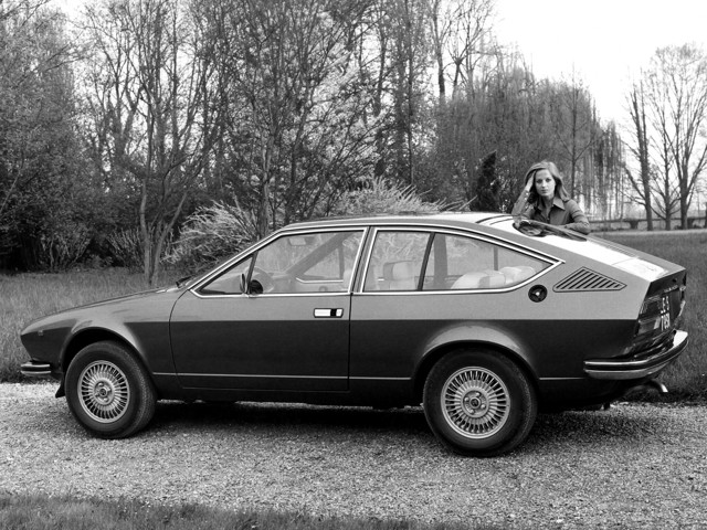 Alfa Romeo Alfetta foto 3