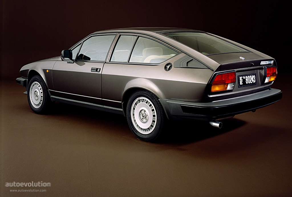 Alfa Romeo Alfetta photo 2