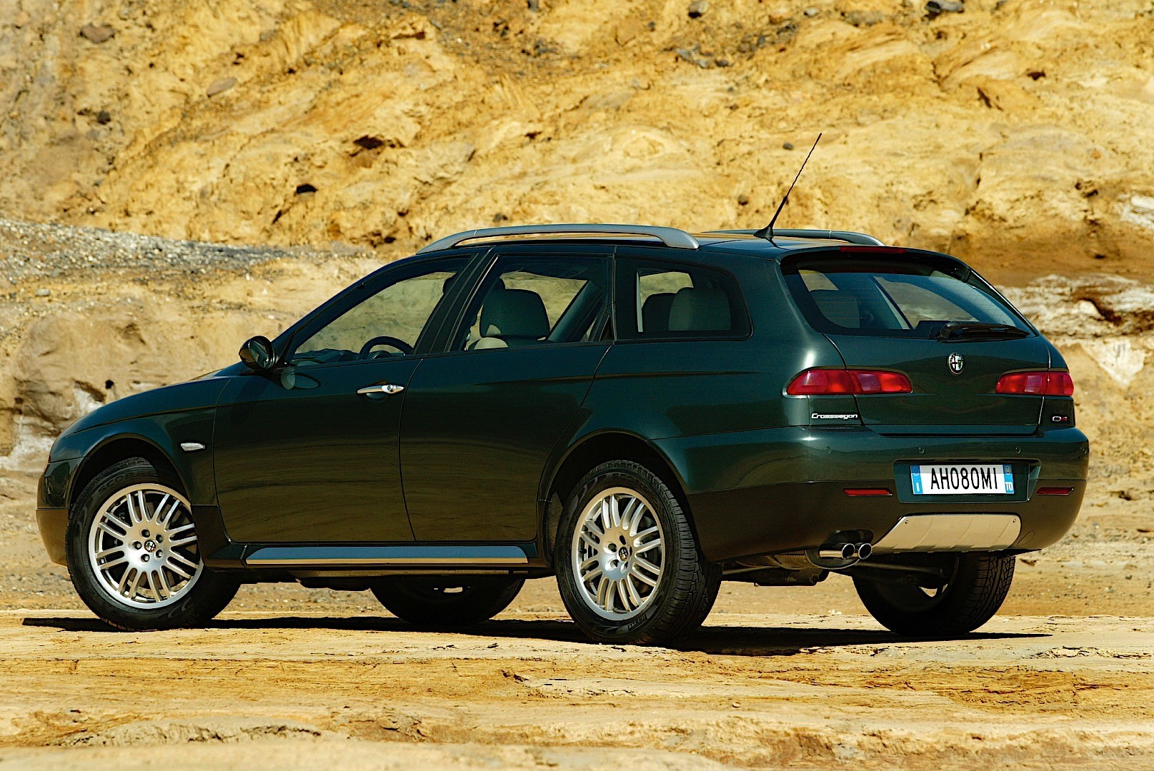 Alfa Romeo Crosswagon Q4 photo 13