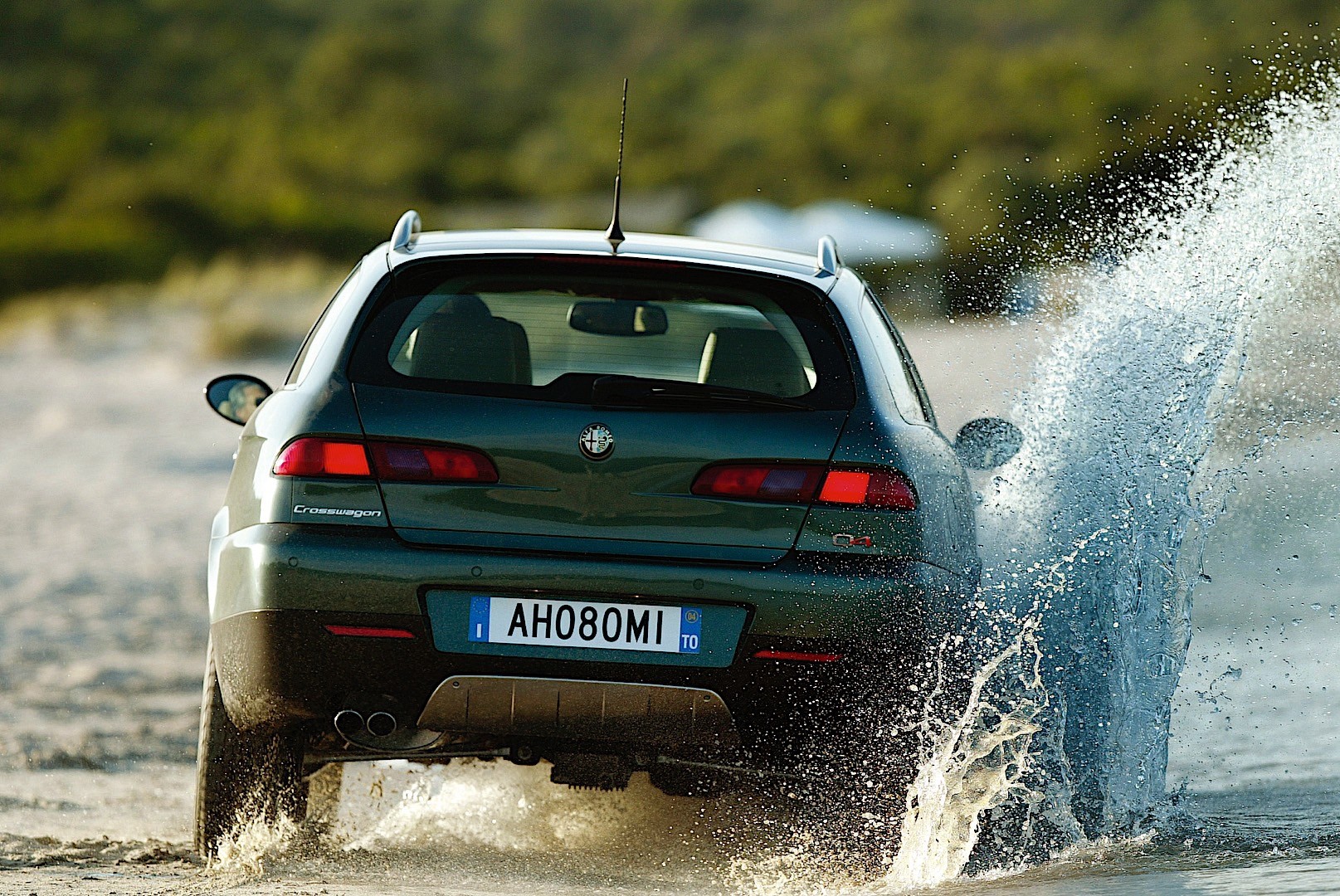 Alfa Romeo Crosswagon Q4 photo 17