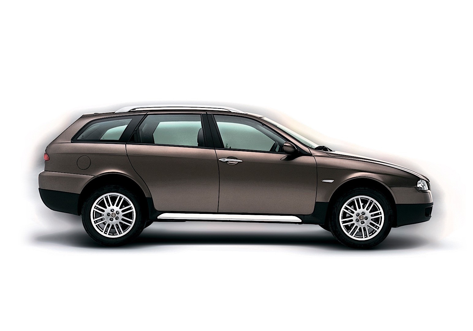 Alfa Romeo Crosswagon Q4 photo 24