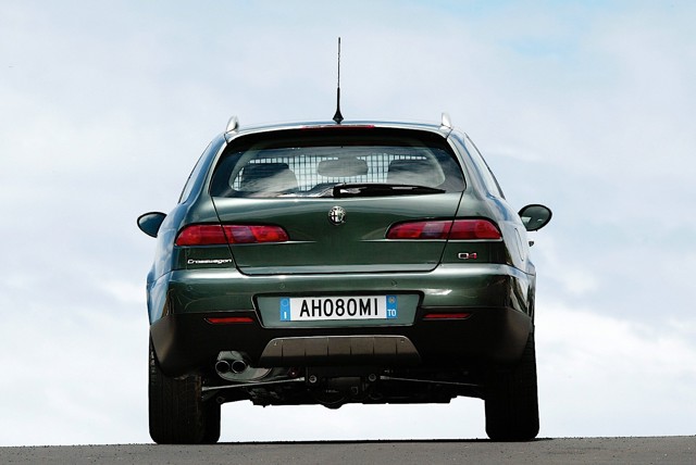 Alfa Romeo Crosswagon Q4 photo 25