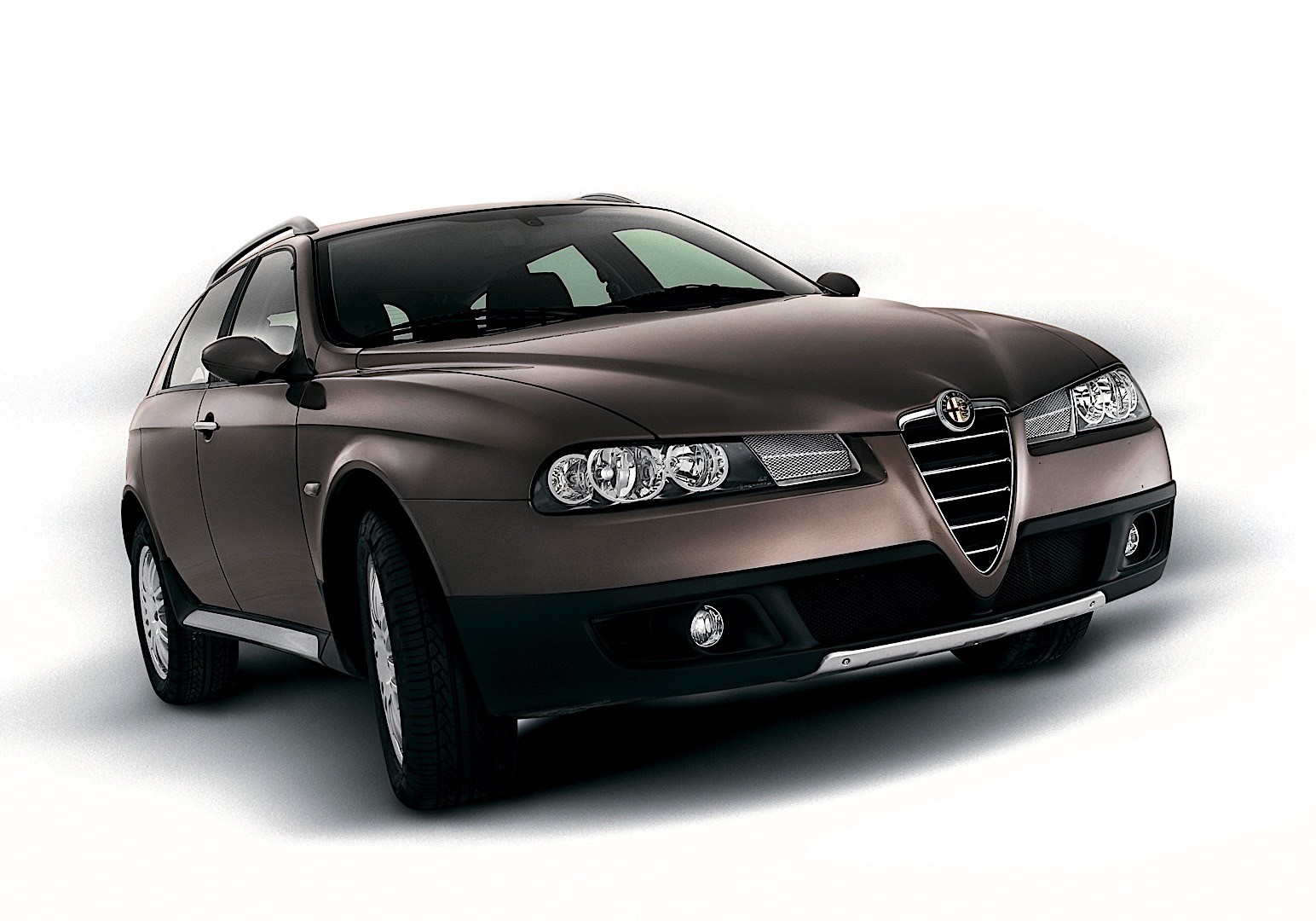 Alfa Romeo Crosswagon Q4 photo 26