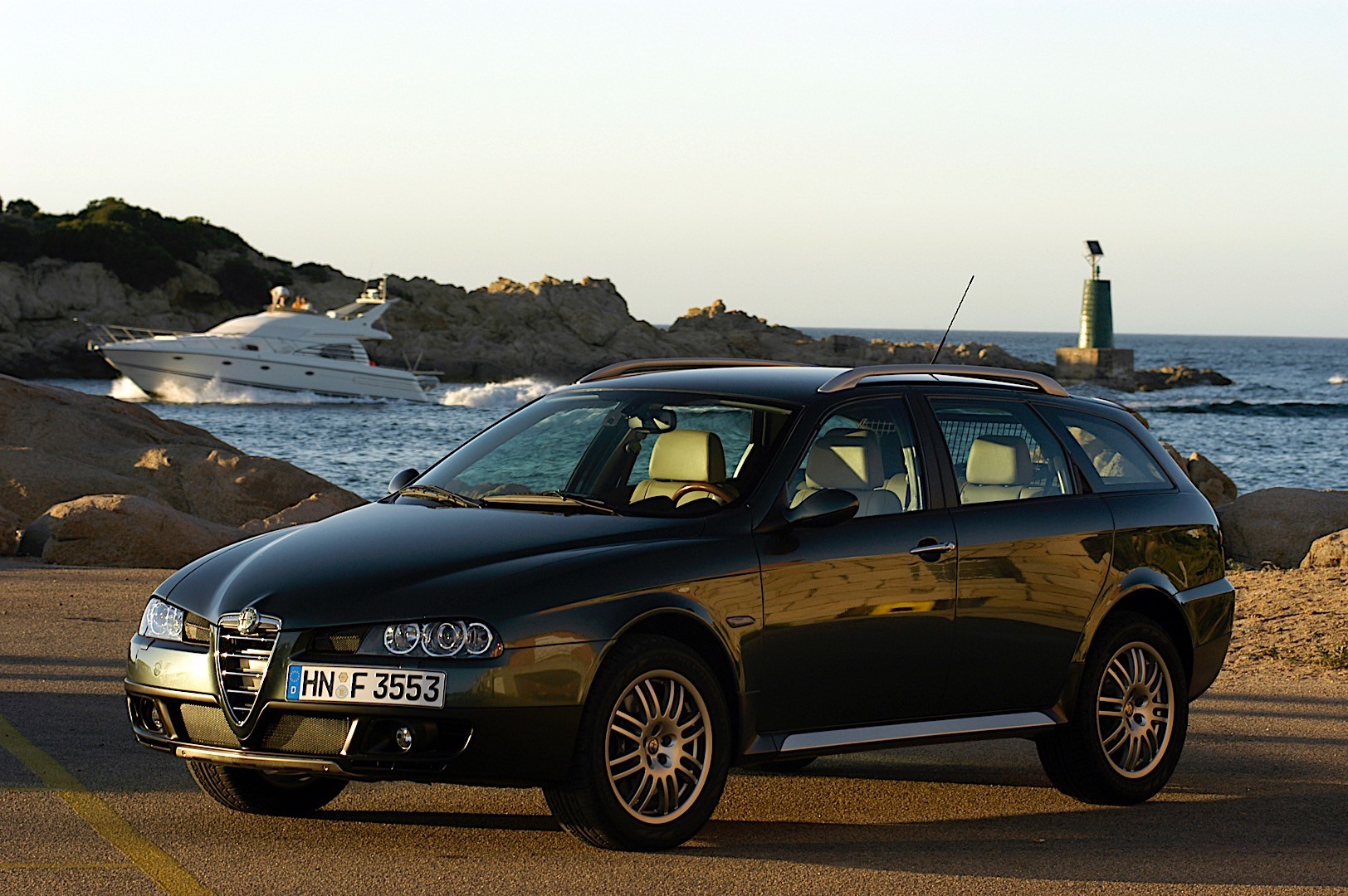 Alfa Romeo Crosswagon Q4 photo 27
