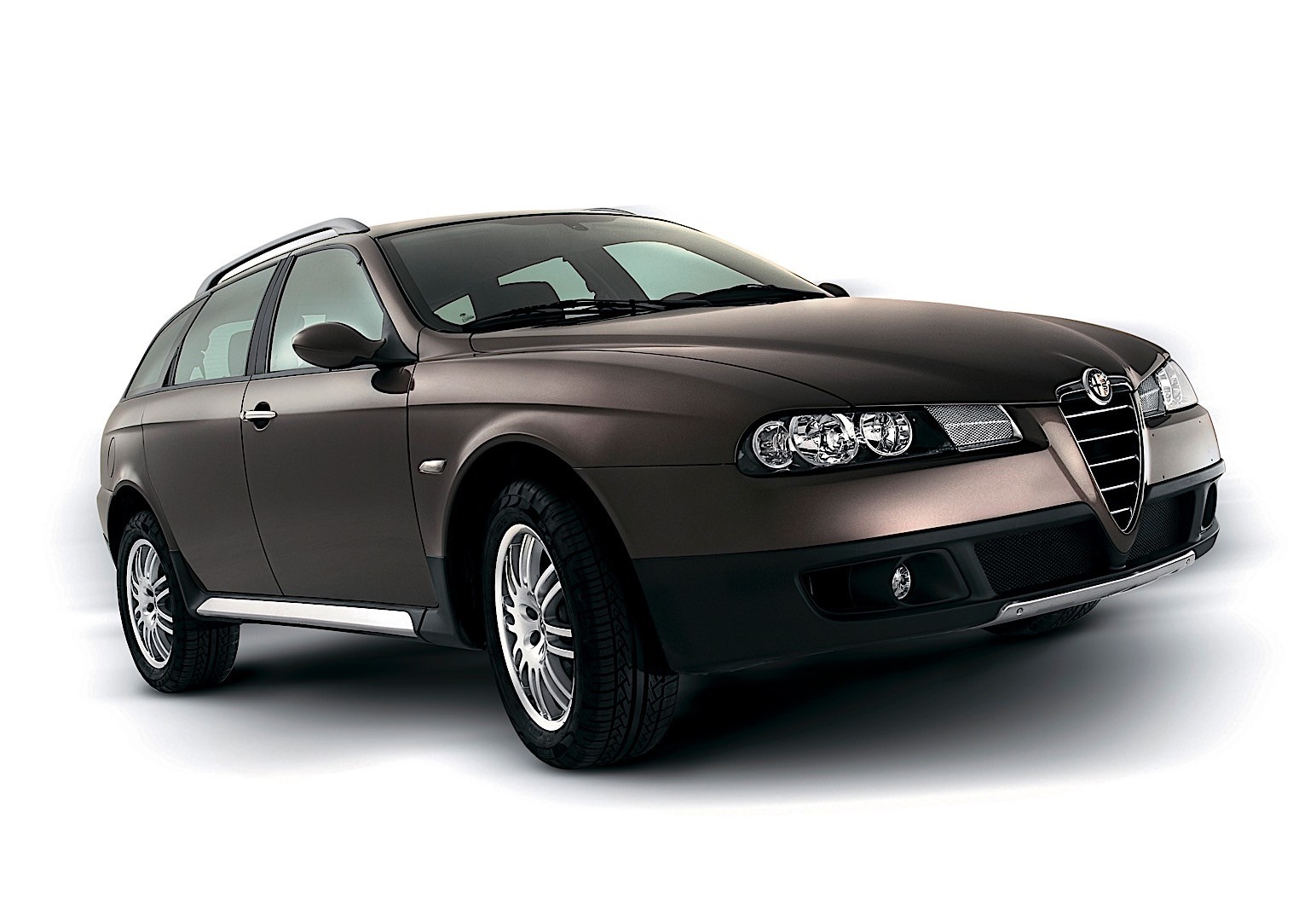 Alfa Romeo Crosswagon Q4 photo 28