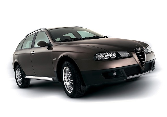 Alfa Romeo Crosswagon Q4 photo 28