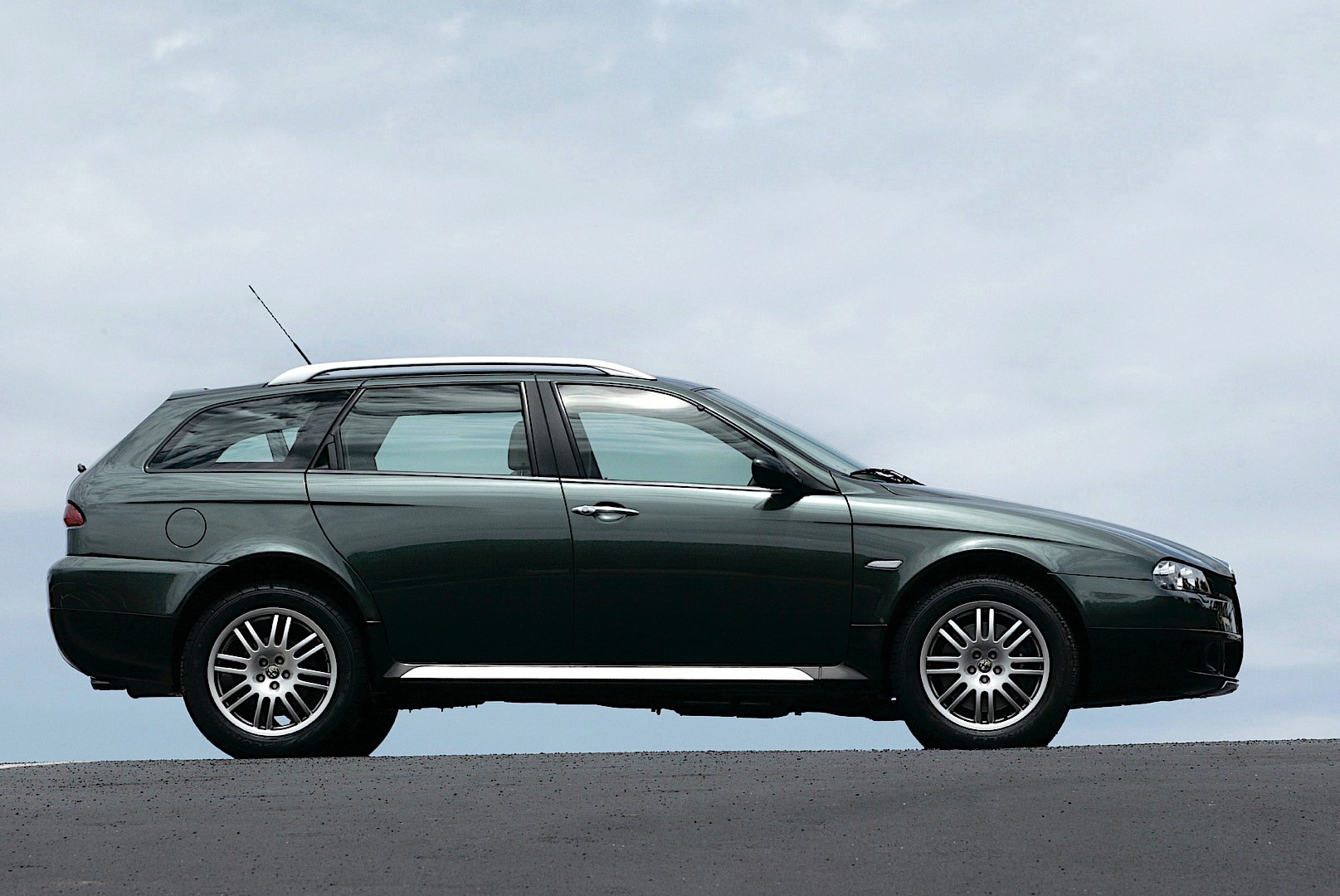 Alfa Romeo Crosswagon Q4 photo 29