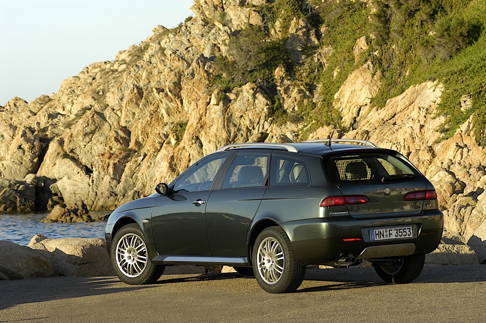 Alfa Romeo Crosswagon Q4 photo 32