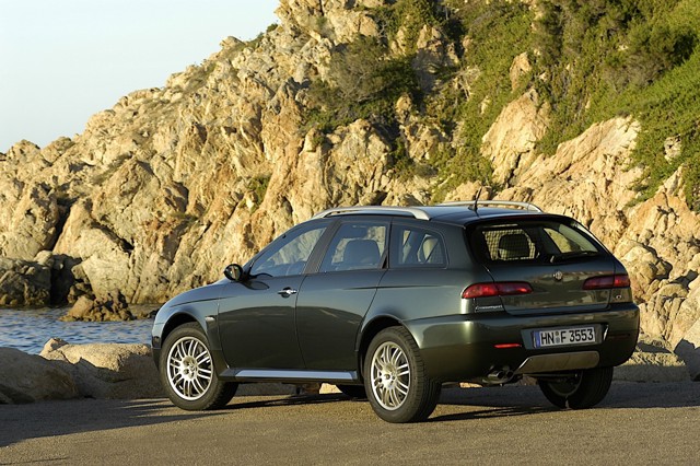 Alfa Romeo Crosswagon Q4 photo 32