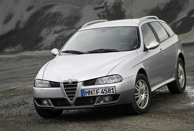 Alfa Romeo Crosswagon Q4 photo 35
