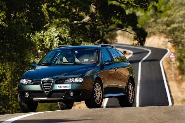 Alfa Romeo Crosswagon Q4 photo 39