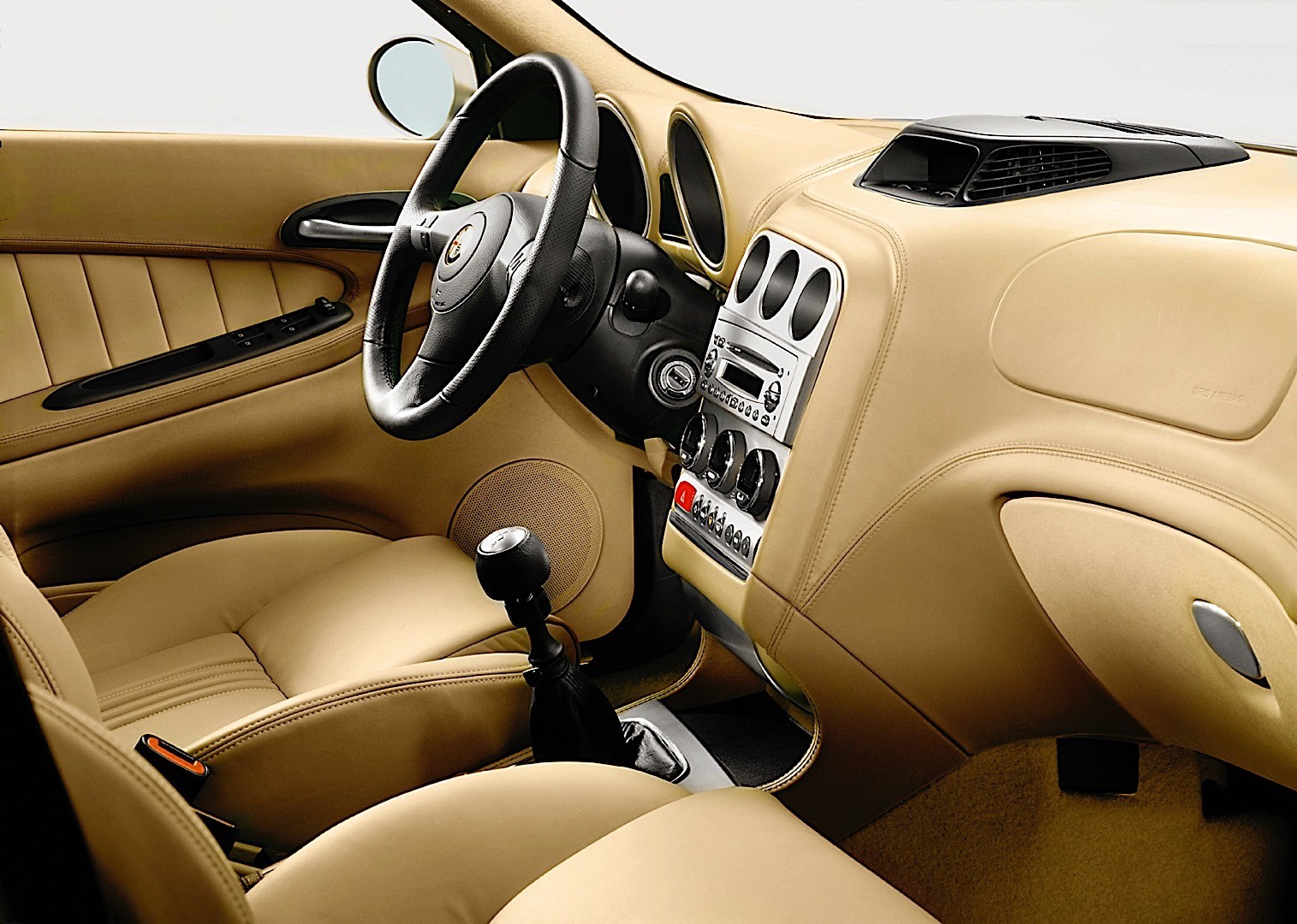 Alfa Romeo Crosswagon Q4 photo 43