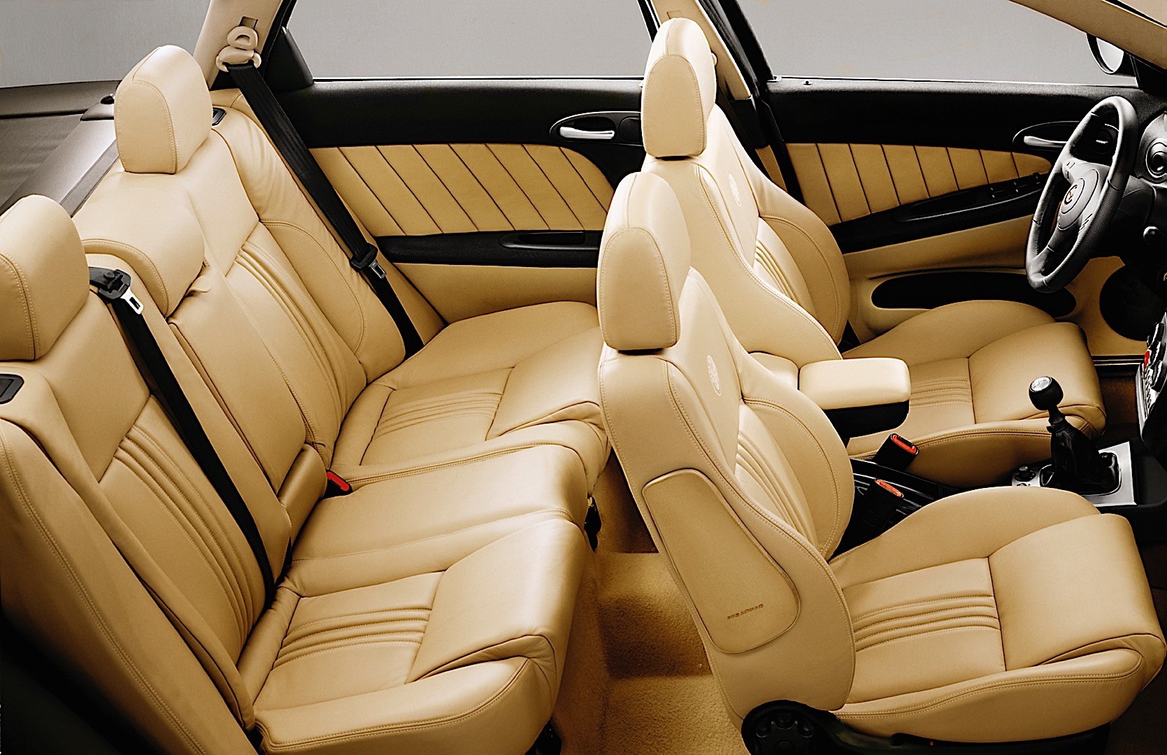 Alfa Romeo Crosswagon Q4 photo 44