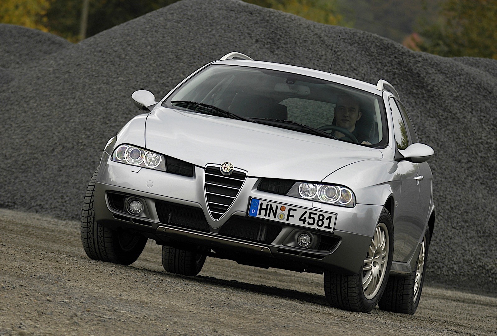 Alfa Romeo Crosswagon Q4 photo 5
