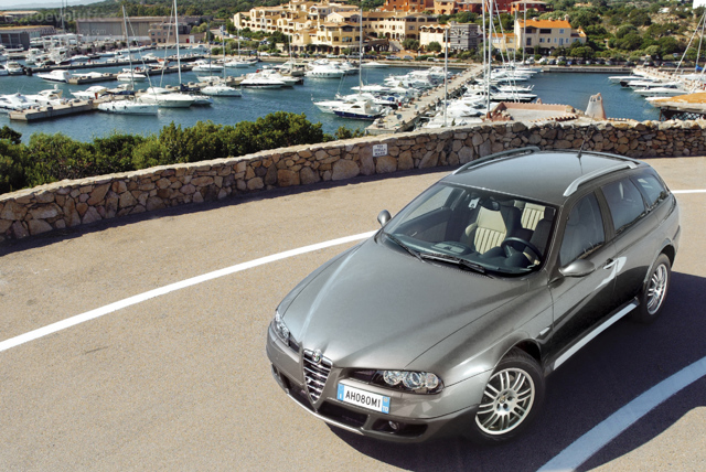 Alfa Romeo Crosswagon Q4 photo 2