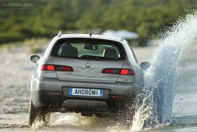 Alfa Romeo Crosswagon Q4 photo 4