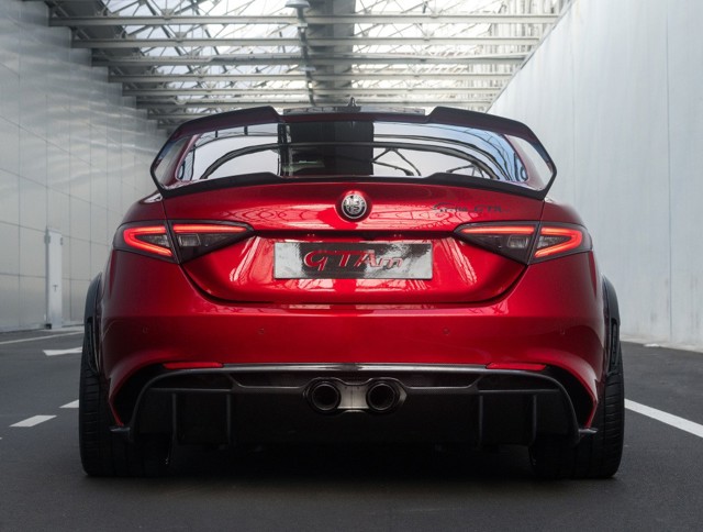 Alfa Romeo Giulia Gta photo 11