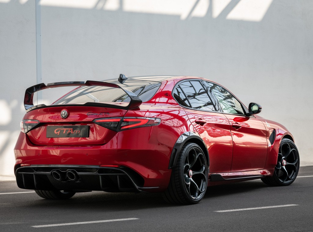 Alfa Romeo Giulia Gta photo 13