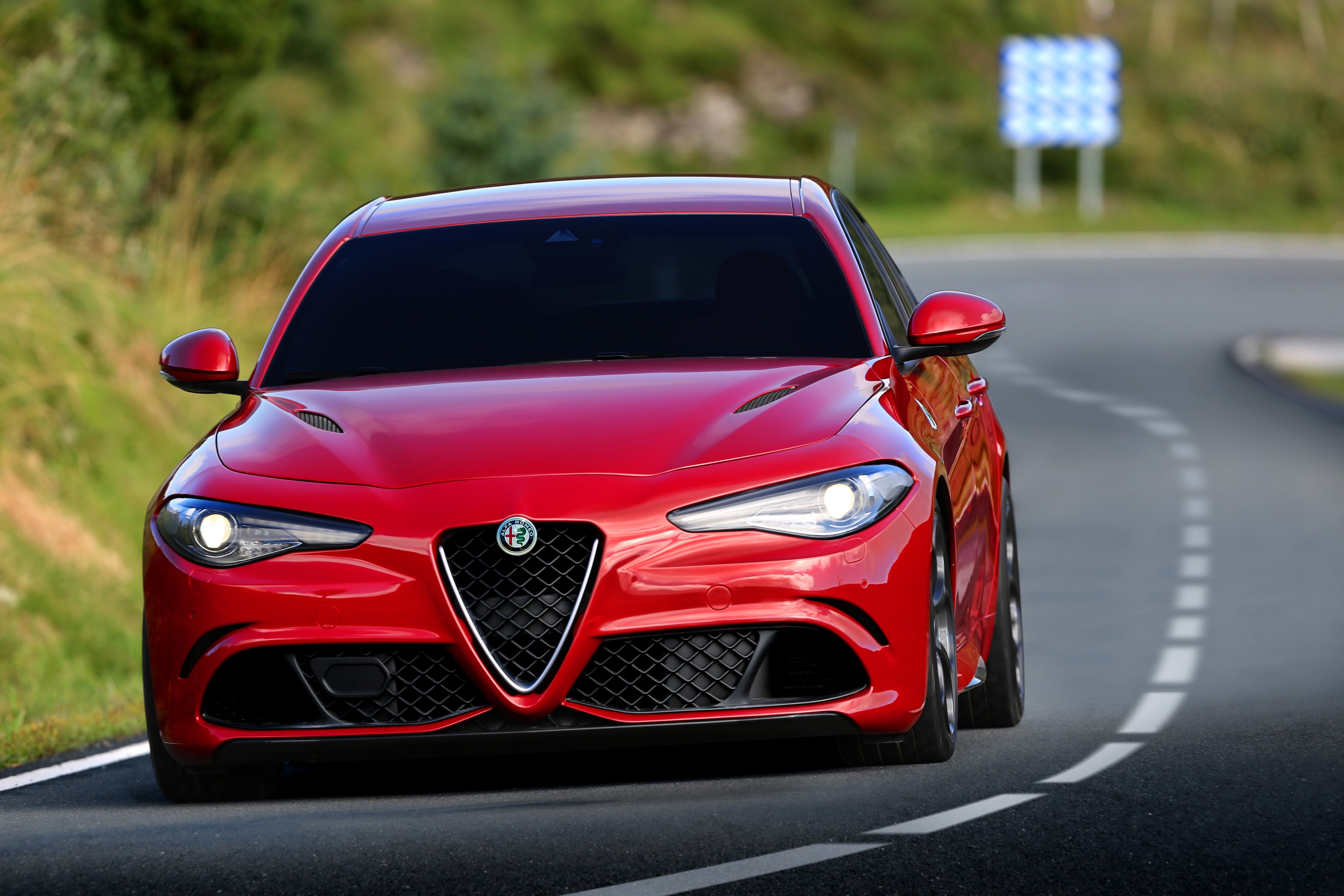 Alfa Romeo Giulia Quadrifoglio photo 6